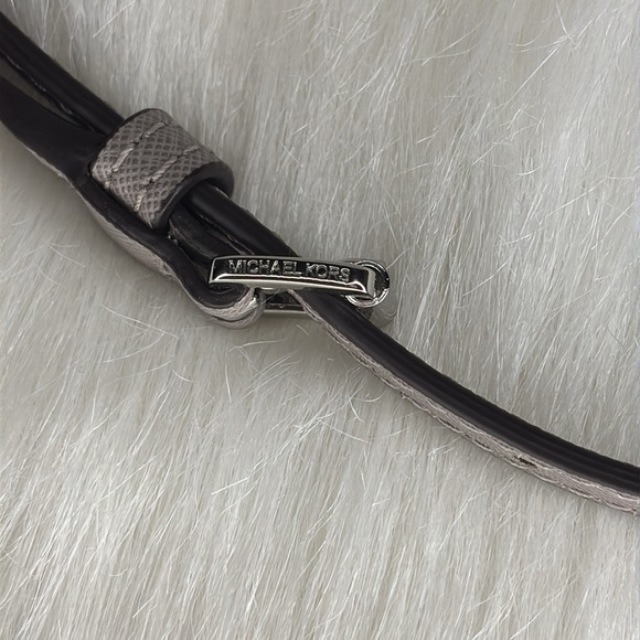 🔥🔥🔥Michael Kors Brown Crossbody Bag with Signature Style🔥🔥🔥 - Picture 4 of 14